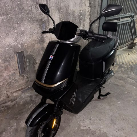 Scooter Elétrica Aima Liberty A500